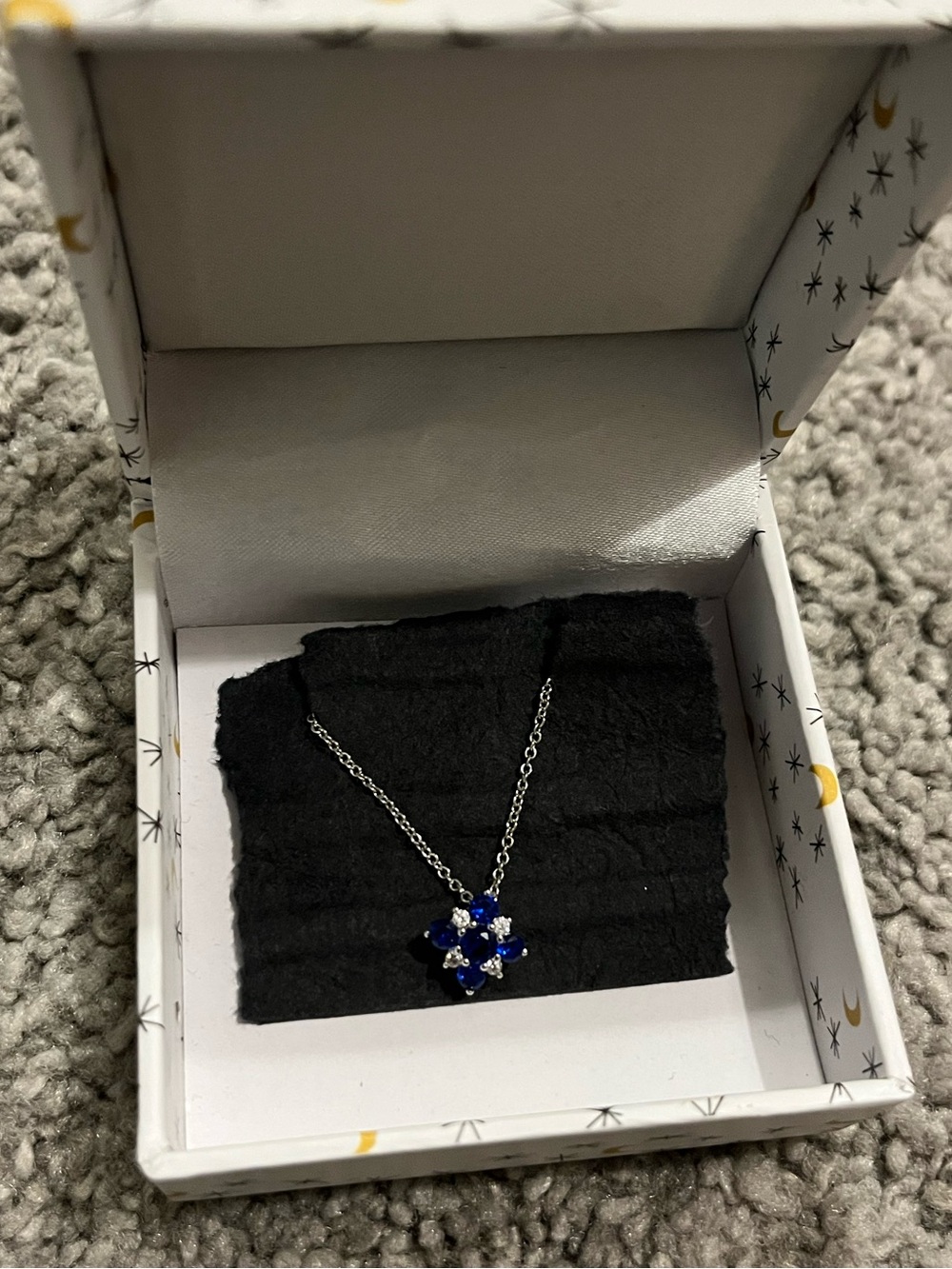 sapphire & diamond pendant necklace